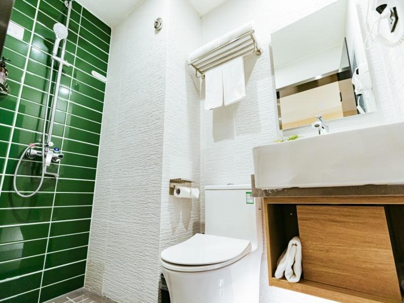 Greentree Inn Shanghai Huangxing Park Subway Station Express Hotel Exterior photo