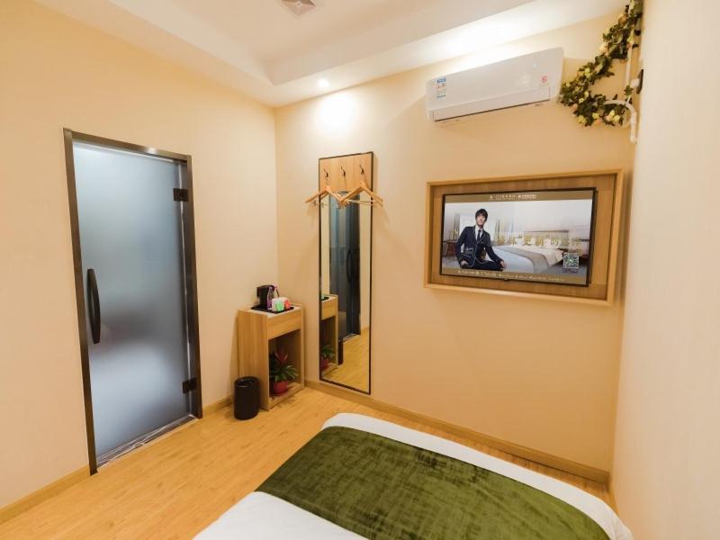 Greentree Inn Shanghai Huangxing Park Subway Station Express Hotel Exterior photo