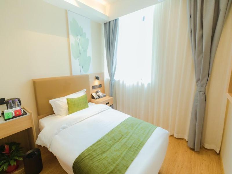 Greentree Inn Shanghai Huangxing Park Subway Station Express Hotel Exterior photo