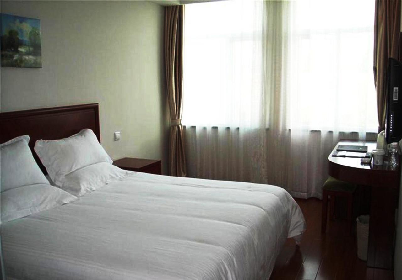 Greentree Inn Shanghai Huangxing Park Subway Station Express Hotel Exterior photo