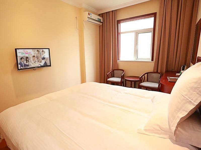 Greentree Inn Shanghai Huangxing Park Subway Station Express Hotel Exterior photo
