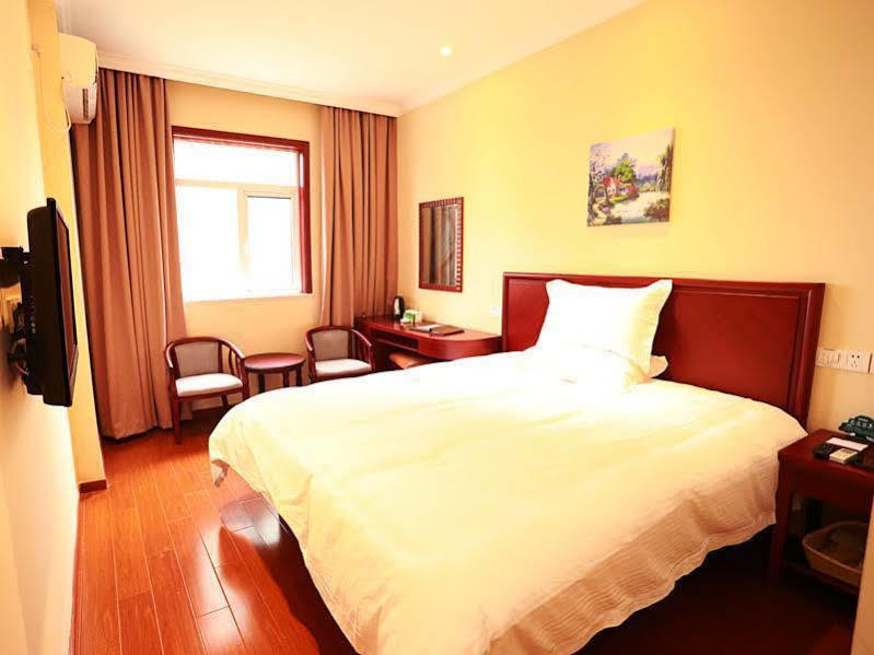 Greentree Inn Shanghai Huangxing Park Subway Station Express Hotel Exterior photo
